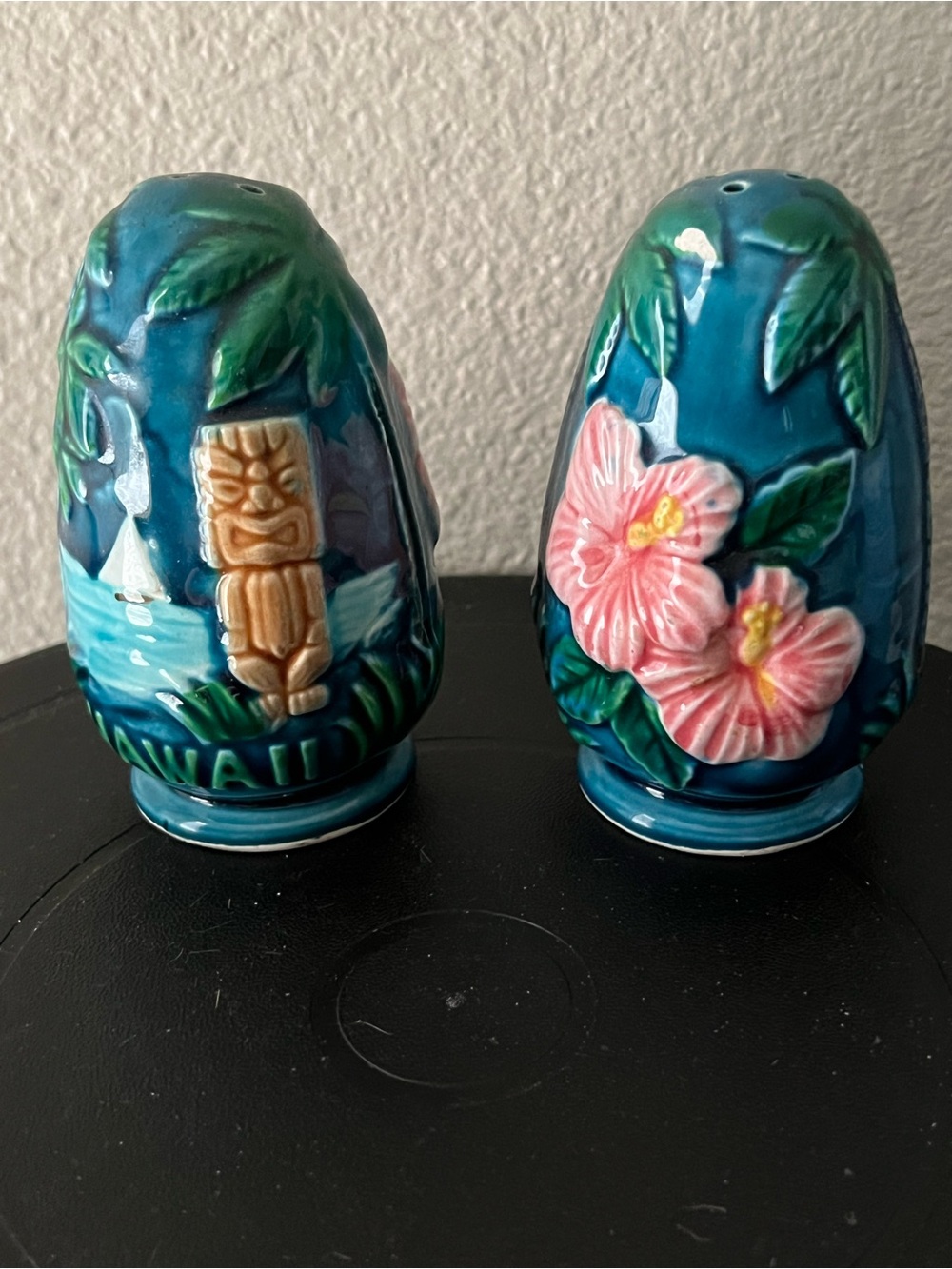 Vintage Hawaii Tiki Flower Salt and Pepper Shakers